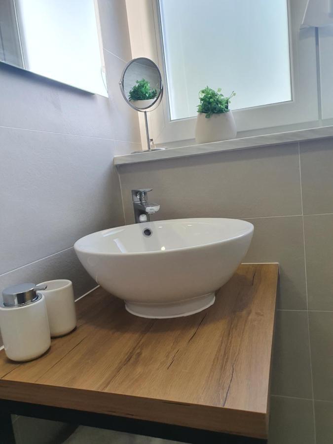רייקה Apartman Leona 4*, Kantrida מראה חיצוני תמונה