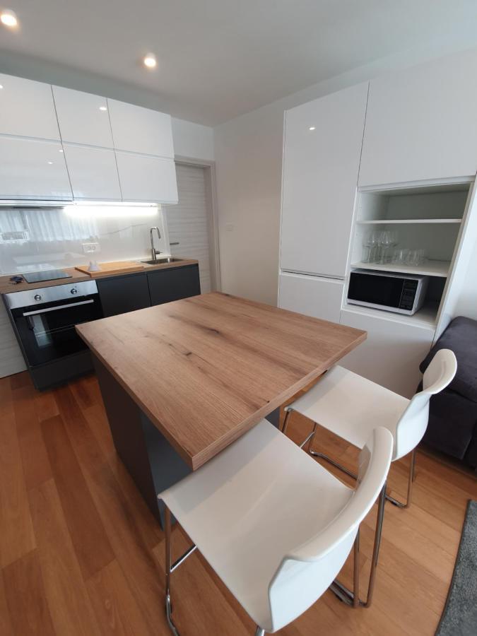 רייקה Apartman Leona 4*, Kantrida מראה חיצוני תמונה