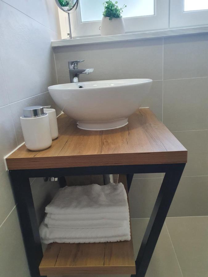 רייקה Apartman Leona 4*, Kantrida מראה חיצוני תמונה