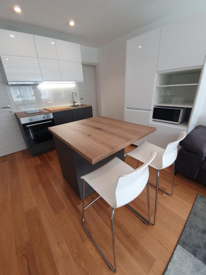 רייקה Apartman Leona 4*, Kantrida מראה חיצוני תמונה